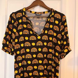 ModCloth Pumpkin Rainbow Shirt size Large, worn once